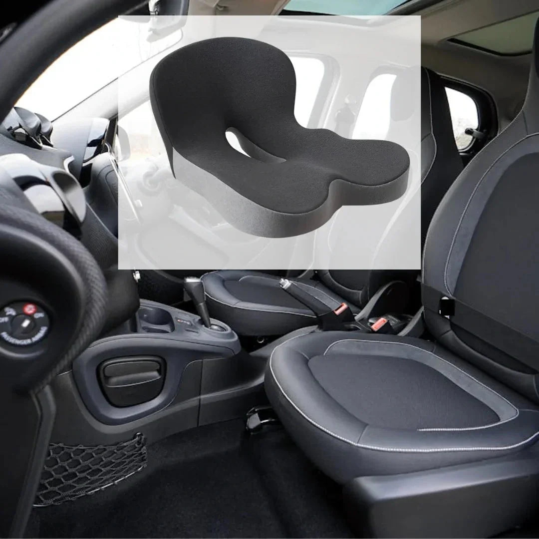 Cuscino ergonomico posturale sul sedile dell'auto